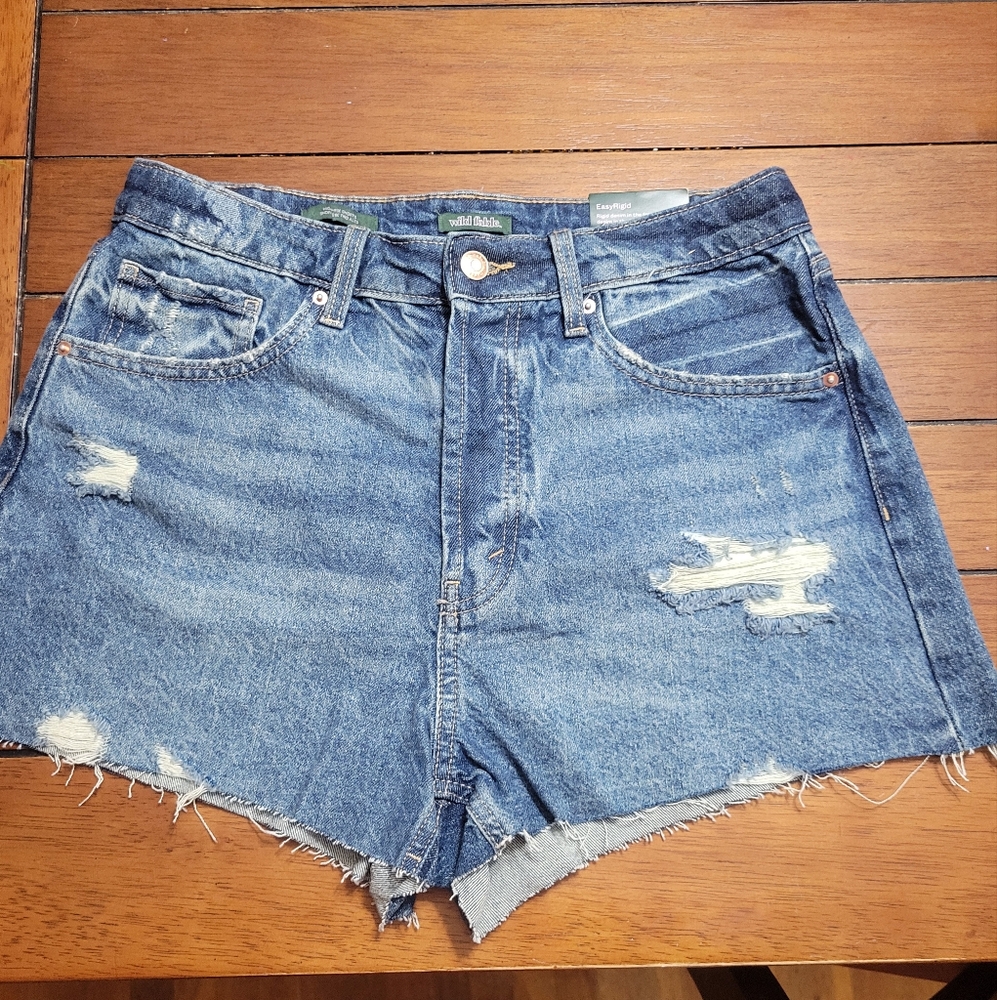 Womans size 8 distressed jean shorts